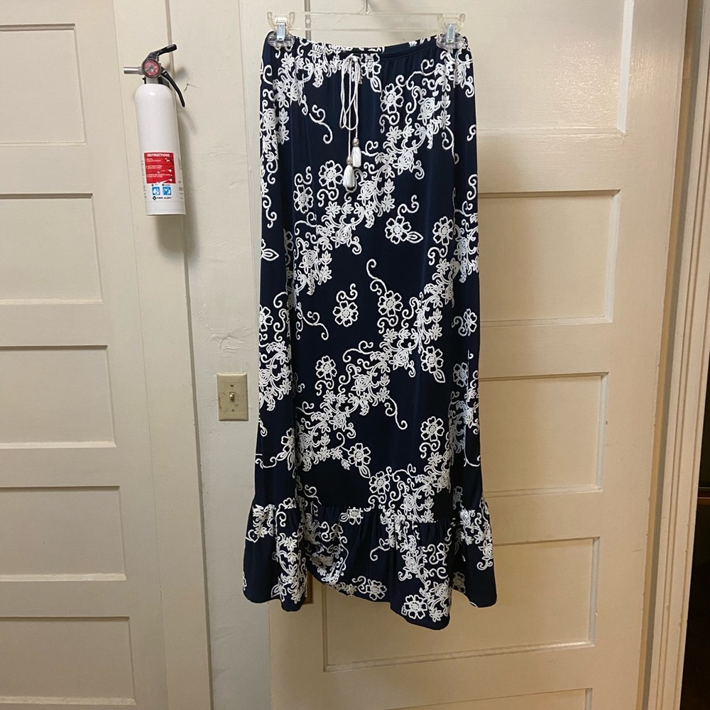 Espresso skirt size Large